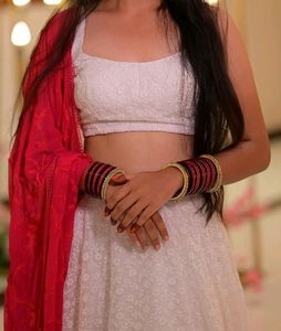 White Lehnga