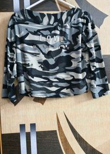 Soft Military Print Sleeved Crop Top