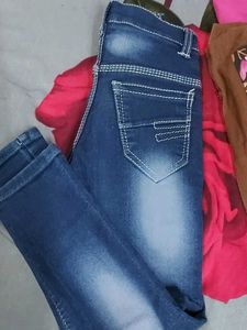 Stylish Blue Jeans&amp; T-shirt Also
