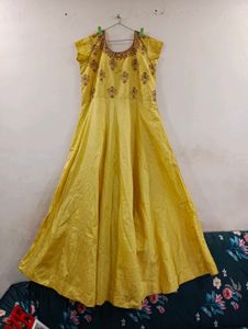 2xl Gown 💛🟡