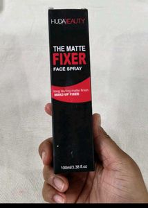 Huda Beauty Matte Fixer Spray