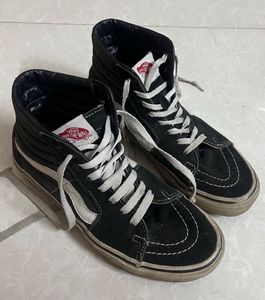 Vans SK8-Hi Black/White - Classic Style!