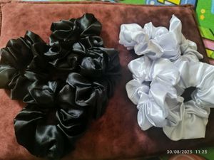 New Handmade 4 Black+4white Scrunchie Set