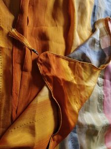 Multicolour Striped Saree With Blouse Piece