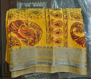 Elegant Yellow Saree without Blouse Piece