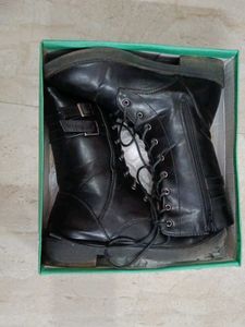 Ket importa Black Boots