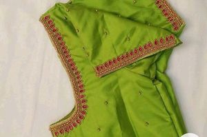 Aari Work Blouse Below 1000Rs.. UNSTITCHED .. Stitch Also Available But..U Need To Pay Extra (320rs)