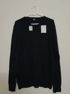 Uniqlo Crew Neck Sweater - Black - New with Tags