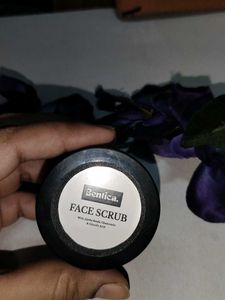 Bentica Face scrub