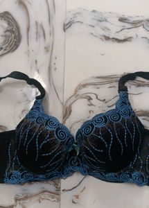 Blue Embroidered Bra And Plated Skirt