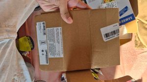 Amazon Echo Show 5 (2nd Generation) like new