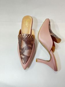 Pointed Animal Textured Peach Heels