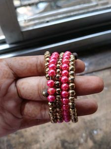 Flexible bracelet wrap around.