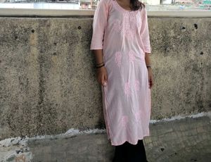 Elegant Pink Embroidered Kurta