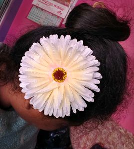 Beautiful hair bun gajra 3 rose🌹 and 1 sunflower