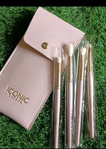 Iconic London Brsu Set With Pouch