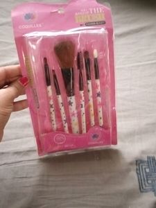 COQUILLES Brand Soft Makeup Brushes