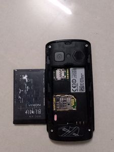 Nokia 500 + Original Battery + 2 Extra Back Cover
