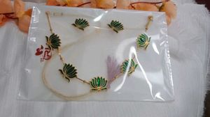 Lotus Design Necklace Set