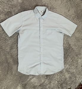 Uniqlo blue shirt