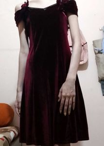 Elegant Maroon Velvet Evening Dress