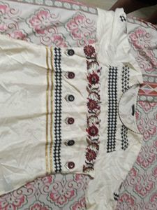 Beautifully Embroidered Kurti