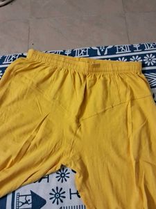 comfortable yellow cotton stretchable legging