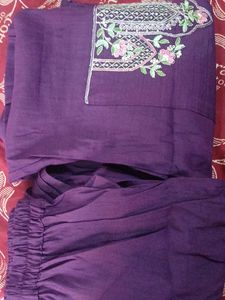 Elegant Purple Embroidered Kurta