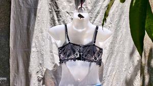 14.13.4 CUTE BLACK CORSET TOP