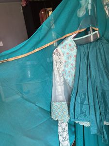 Women Gown Set