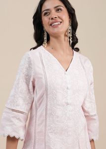 HEEPOSH Floral Embroidered Chikankari Suit