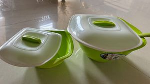 Munchkin Bowls with Lids and Spoons