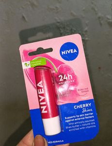 NIVEA Cherry Fruity Shine Lip Balm