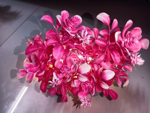 2 Artificial Flowers Pot