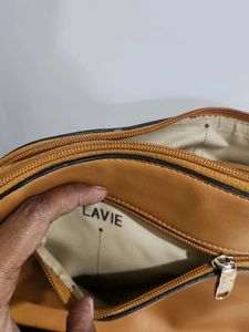 Lavie Brand Sling