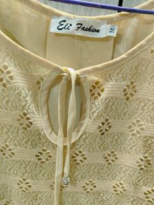 Trendy Top 💛