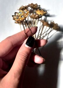 Golden Flower Juda Pins