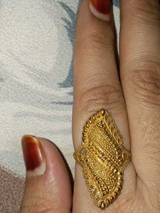 Beautiful Long Leaf Ring