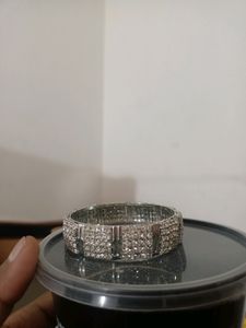 Bangles/bracelet
