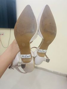 Rocia Pointed-Toe Kitten Heels