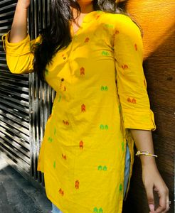 SHORT KURTI