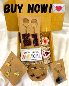 Valentine&#39;s Day Hamper Box