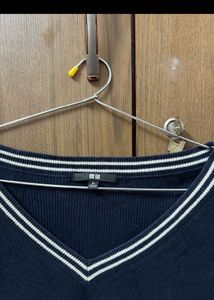 Uniqlo Navy V-Neck Sweater