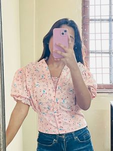 Puffed Sleeves Top