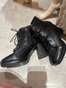 Black Winter Boots