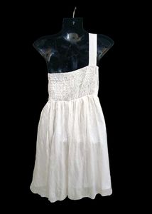 Chic White One-Shoulder Dress