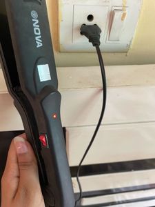 Nova Hair Straightner