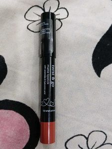 Plum Crayon Lipstick – 123 She’s All Tan