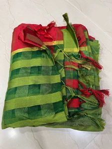 Check's Pattern Saree For Women