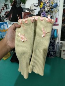 Ribbed Arm Warmers with Bows